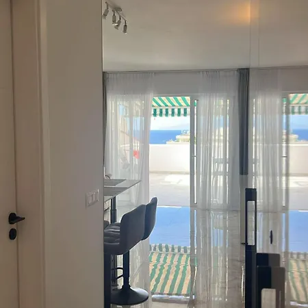 Luxury דירה